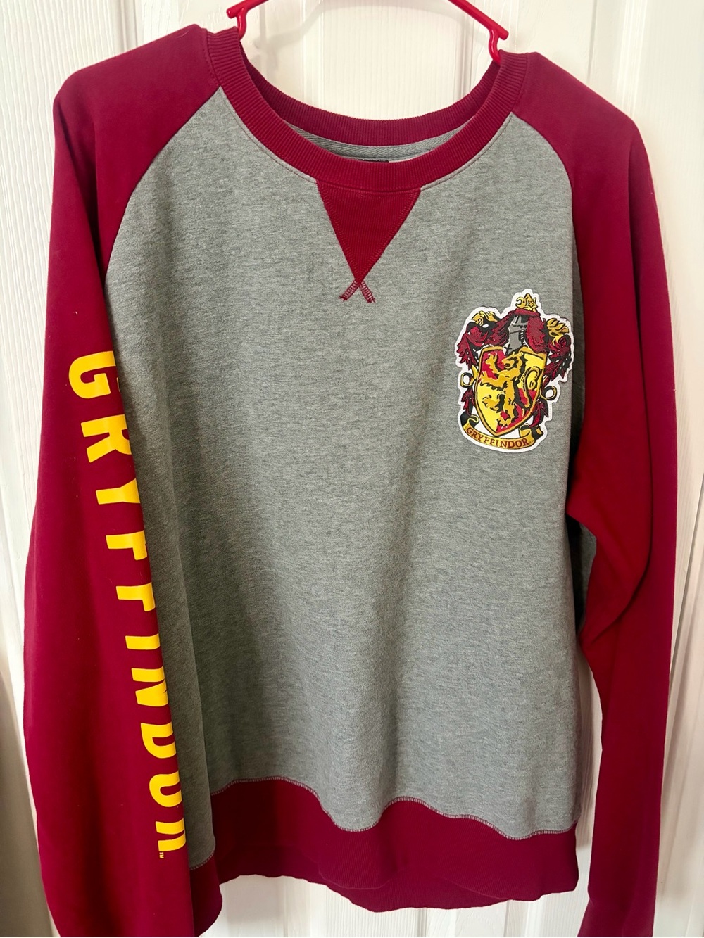 Gryffindor Crest Raglan Crewneck Sweater - Maroon & Gray